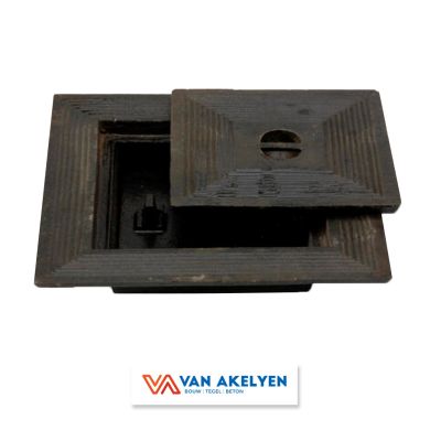 Gietijzer - deksel dubbelwandig - 60 x 60 cm - met vierkant gat